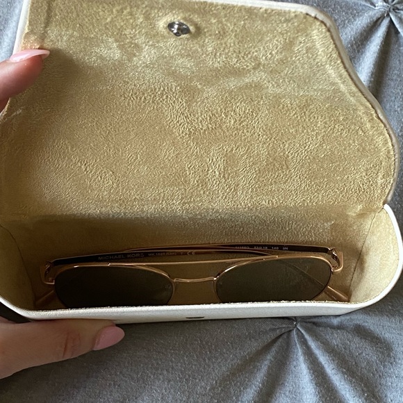 Michael Kors mirrored sunglasses - Picture 4 of 5